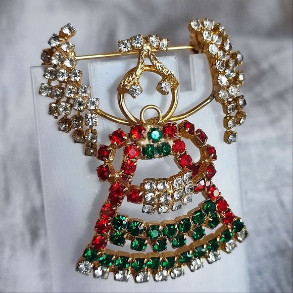 Unsigned Jewelry - Vintage Christmas Angel With Wings Prong Set Rhinestone Gold Tone Brooch